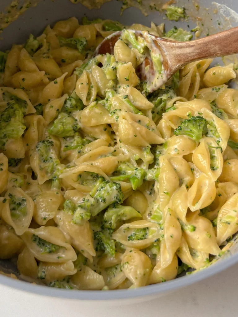 One pot healthy broccoli mac and cheese dish with cheese and broccoli
